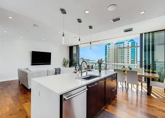 Elegant Downtown Sarasota Condo