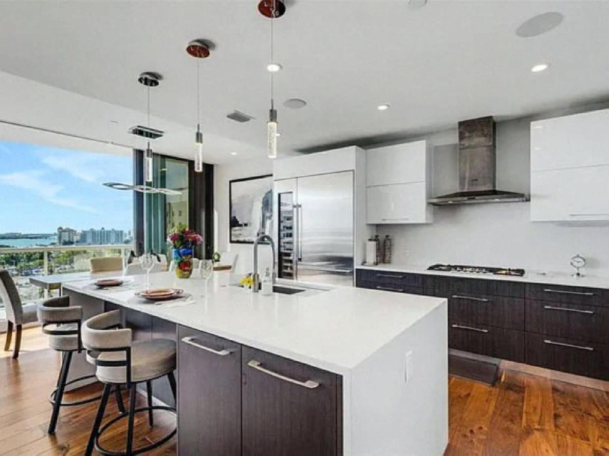 Elegant Downtown Apartment Sarasota