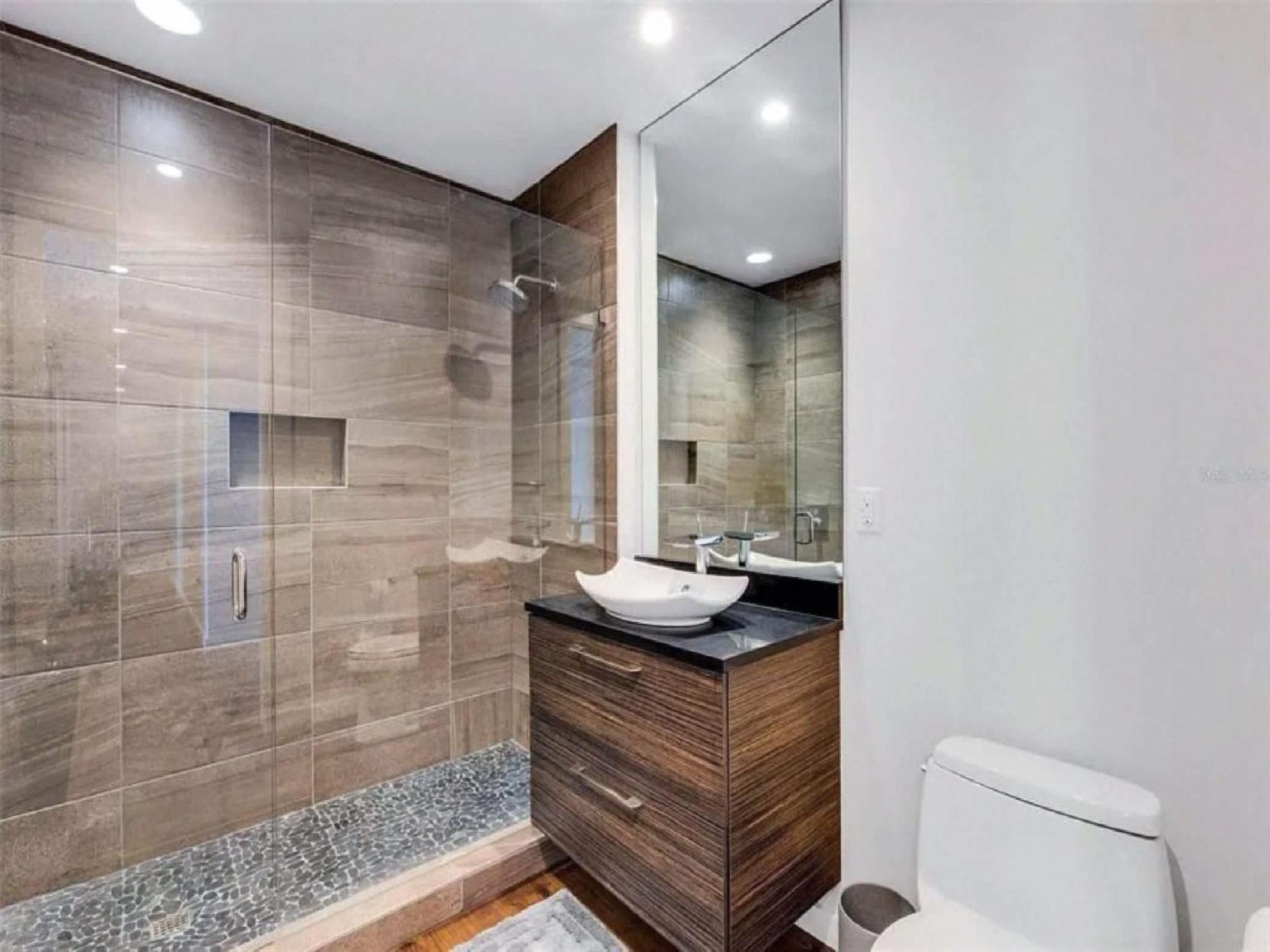 Elegant Downtown Apartment Sarasota